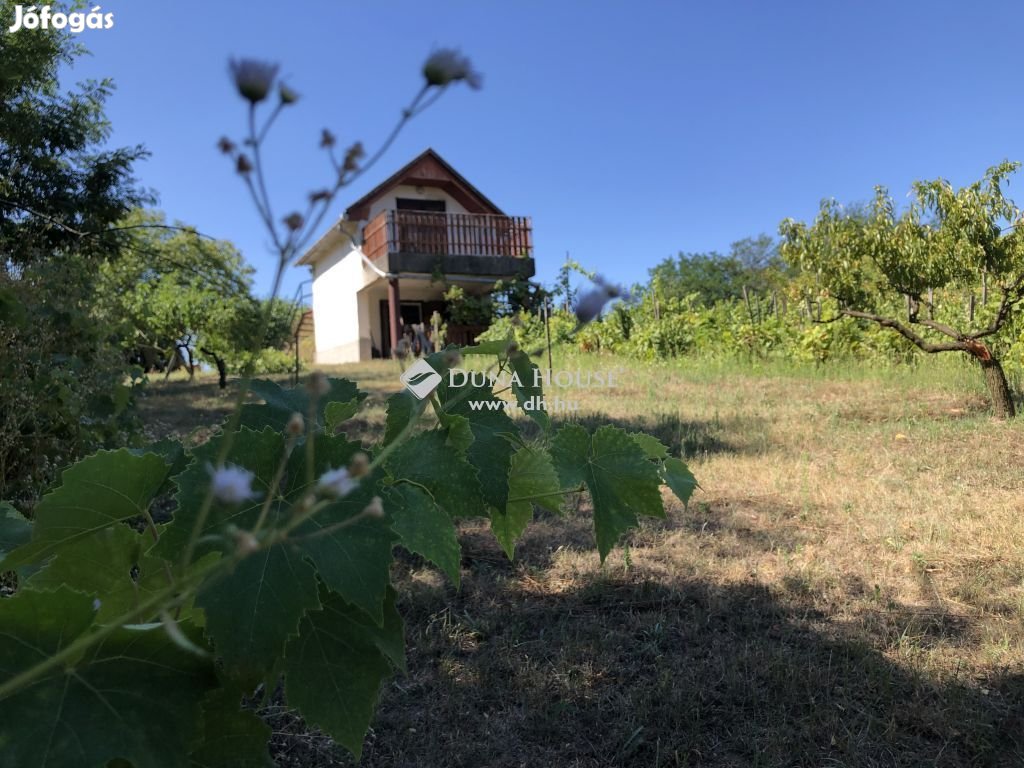 Eladó ház, Nyergesújfalu