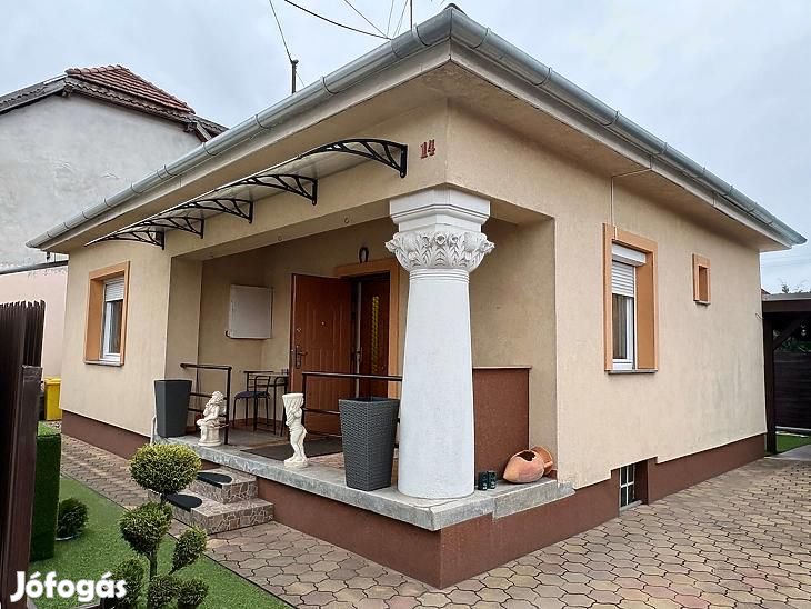 Eladó ház - Budakalász