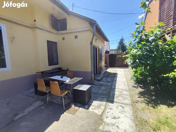 Eladó ház - Budapest IV. kerület, Szabadkai utca