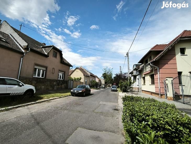 Eladó ház - Budapest IV. kerület, Újpest