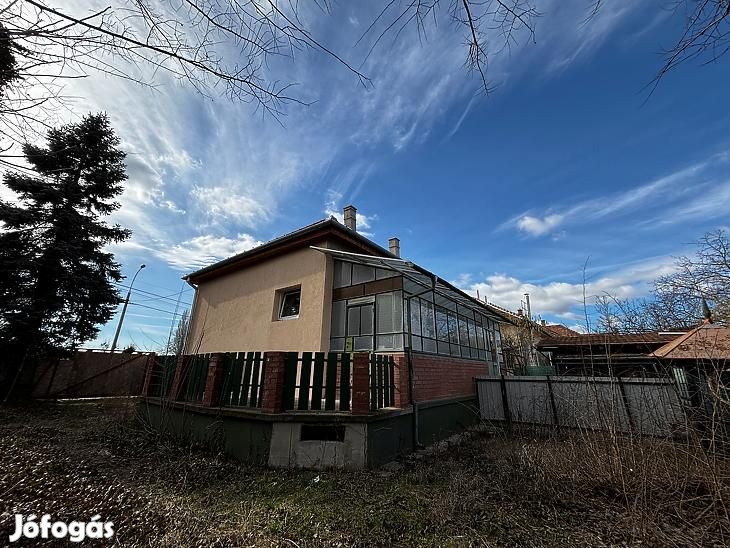 Eladó ház - Budapest IV. kerület, Újpest
