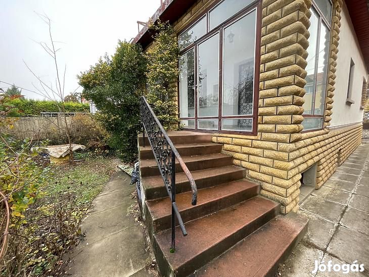 Eladó ház - Budapest IV. kerület, Újpest