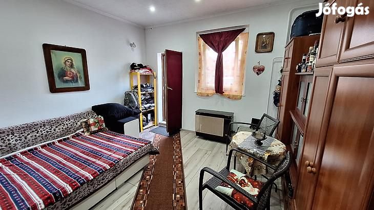 Eladó ház - Göd