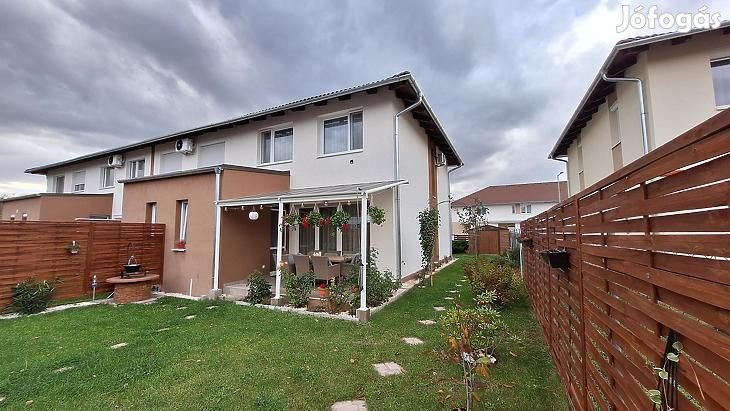 Eladó ház - Göd