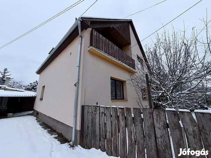 Eladó ház - Vác