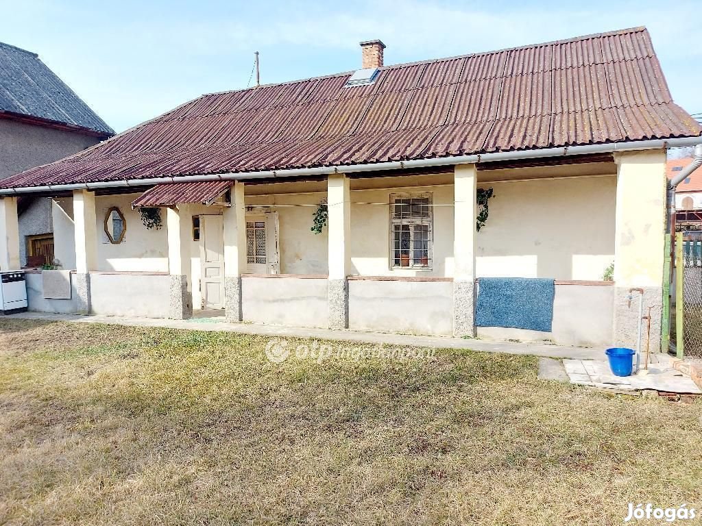 Eladó házrész, Harsány