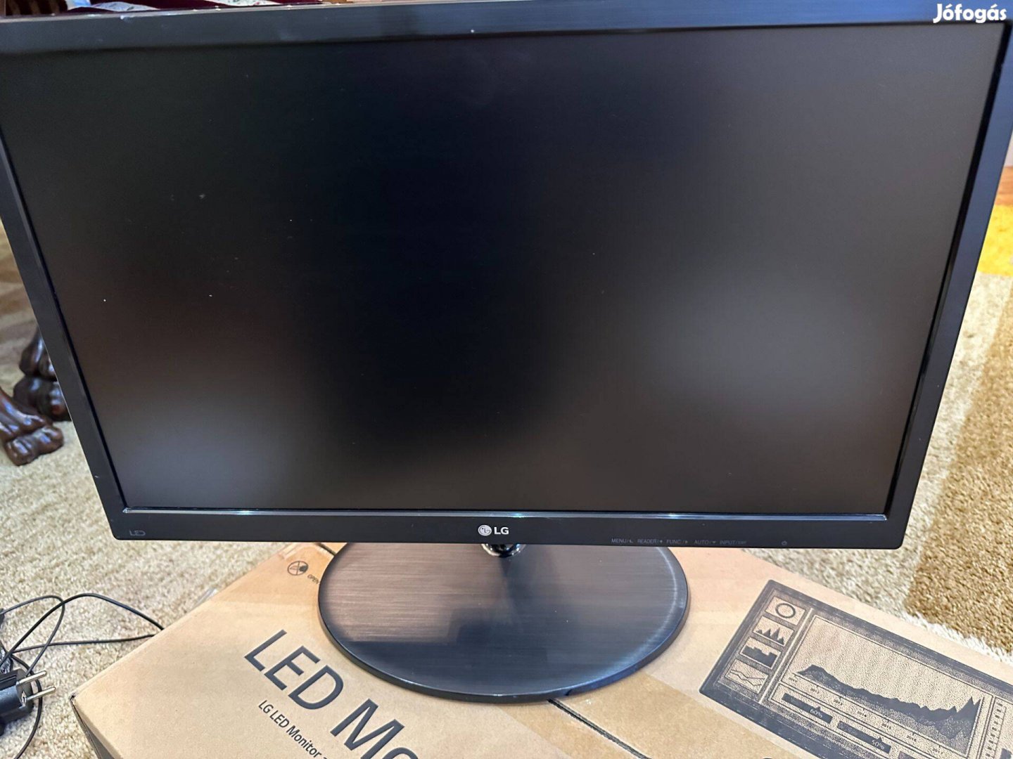Eladó hibátlan LG LED Full HD monitor 55 cm/22 M38