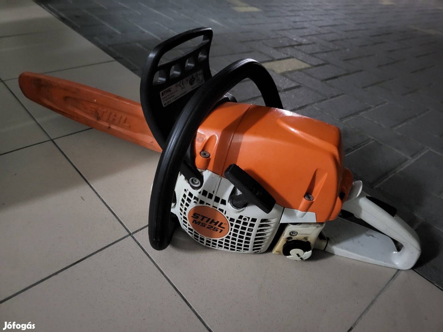 Eladó hibátlan működéssel egy beszámolt stihl ms 251 fűrész!