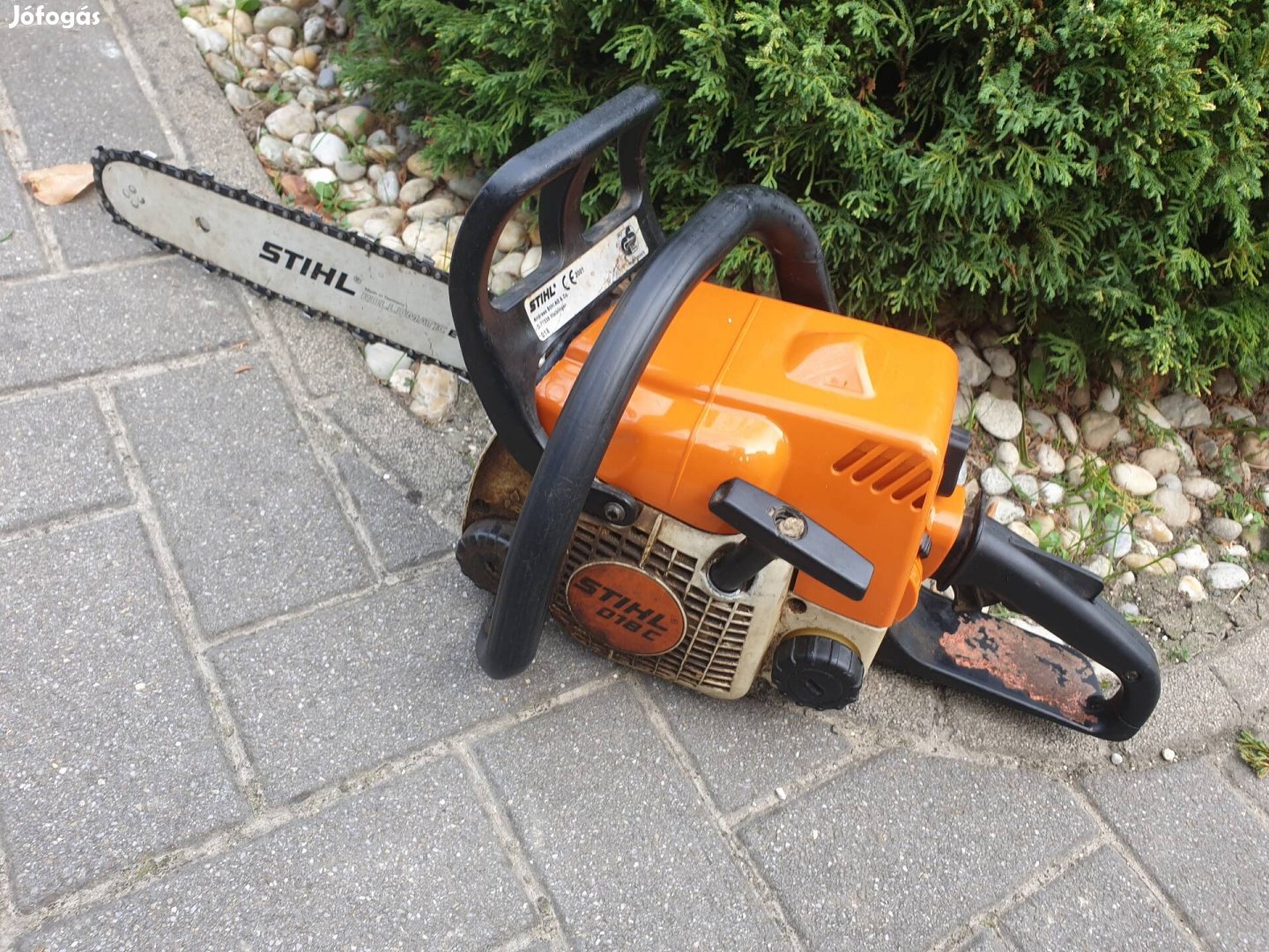 Eladó hibátlan működéssel egy stihl 018 tipusú fűrész!