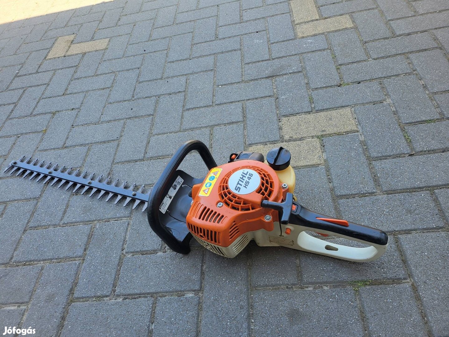 Eladó hibátlan stihl hs 45 tipusú motoros sövényvágó!