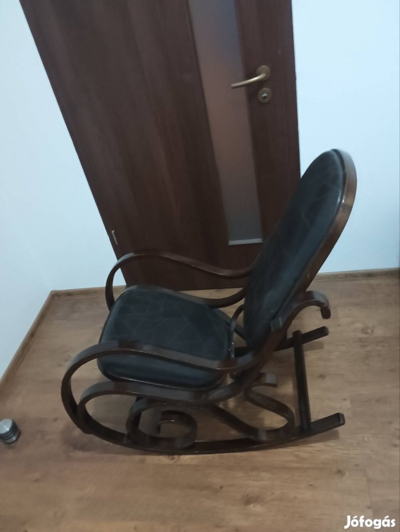 Eladó hintaszék tonett