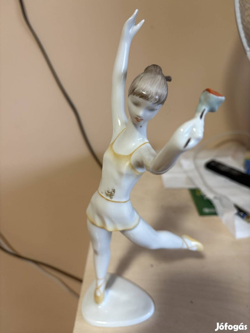 Eladó holházi porcelán