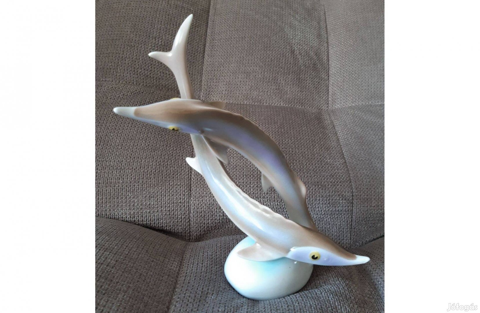Eladó hollóházi kecsege porcelán figura hal halpár