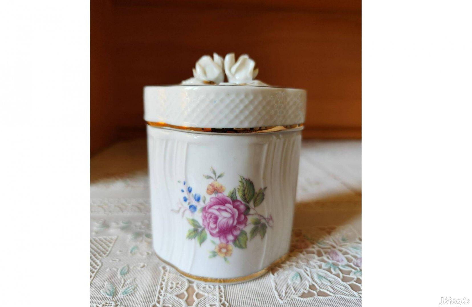 Eladó hollóházi porcelán