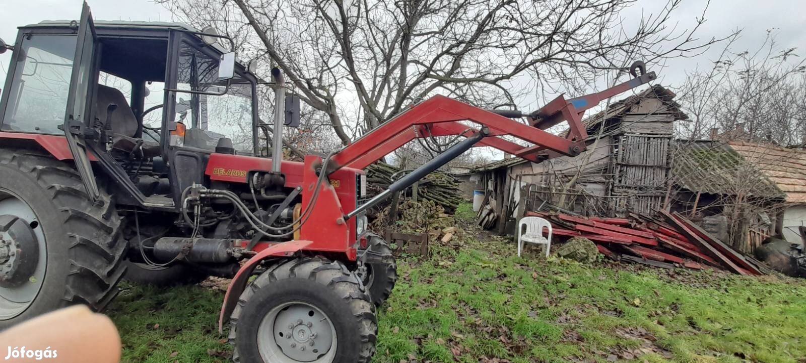 Eladó homlokrakodó