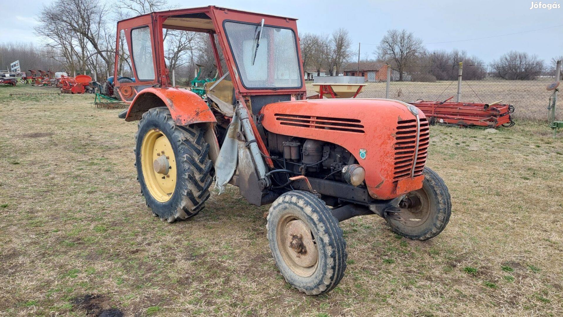Eladó homlokrakodós traktor Steyr 290