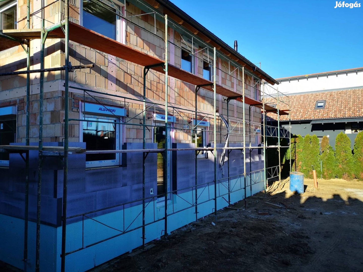 Eladó homlokzati állvány