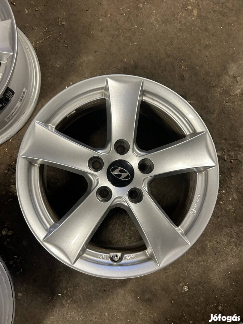 Eladó hyundai  16 alufelni garnitúra 