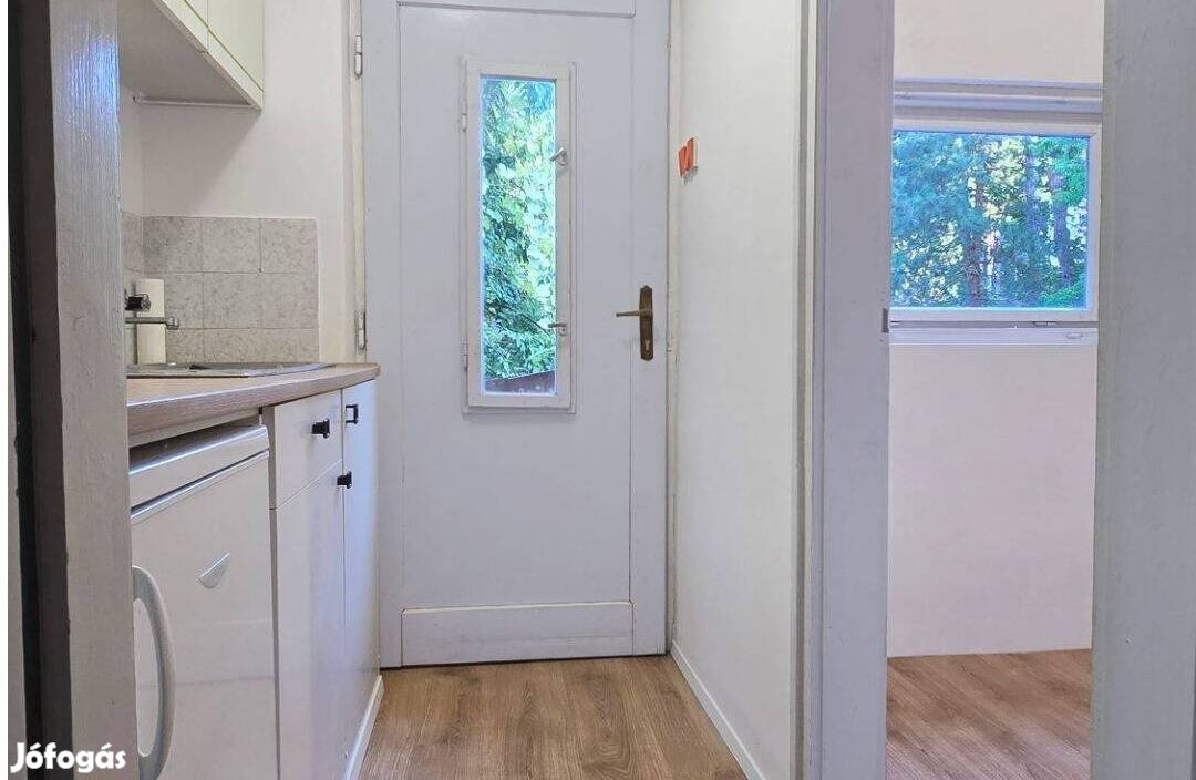 Eladó ikerfél Nyaraló Balatonfenyvesen