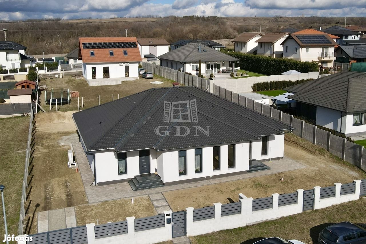 Eladó ikerház Nagytarcsa, Vincellér utca