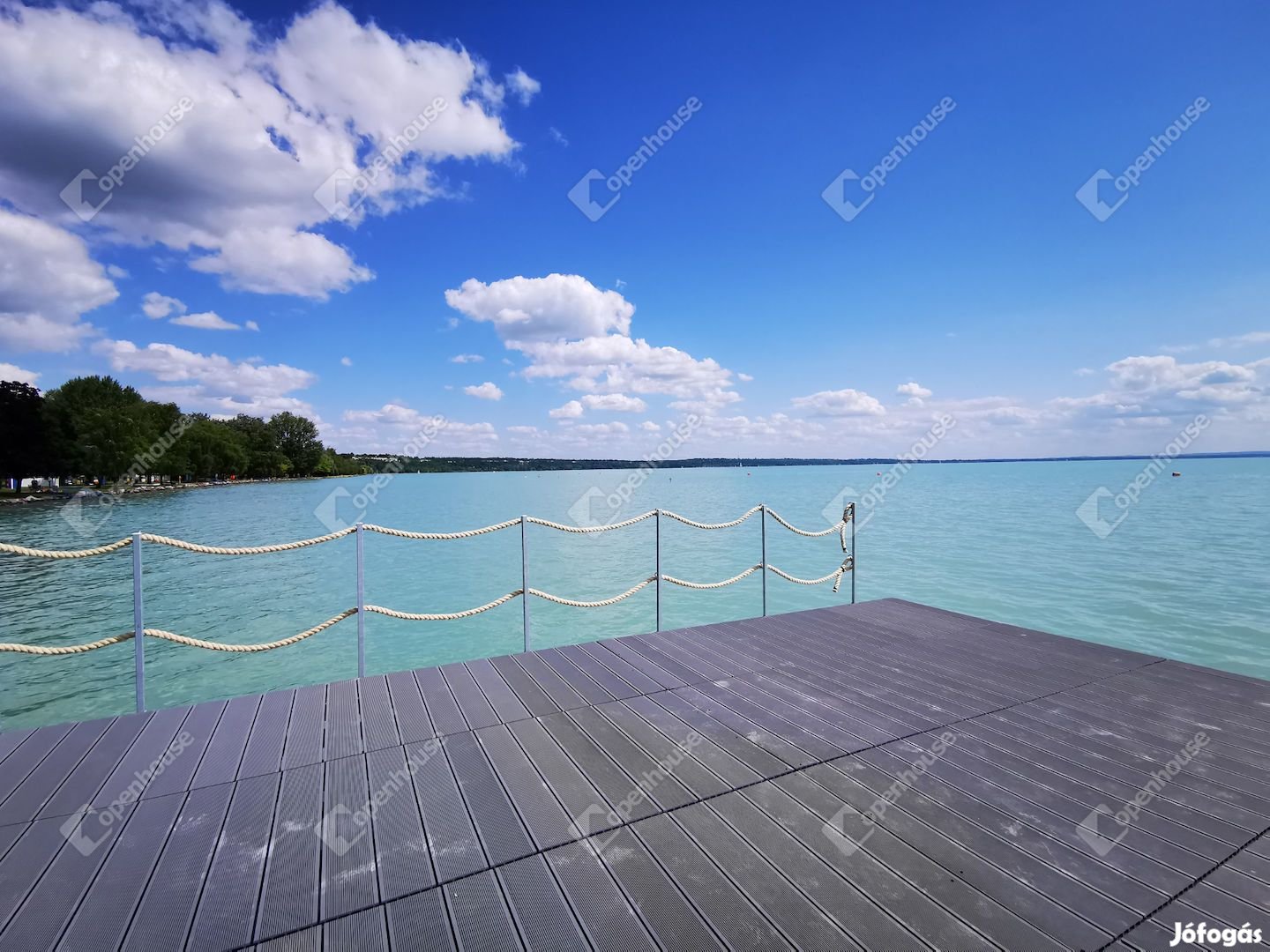 Eladó ingatlan, Balatonakarattya