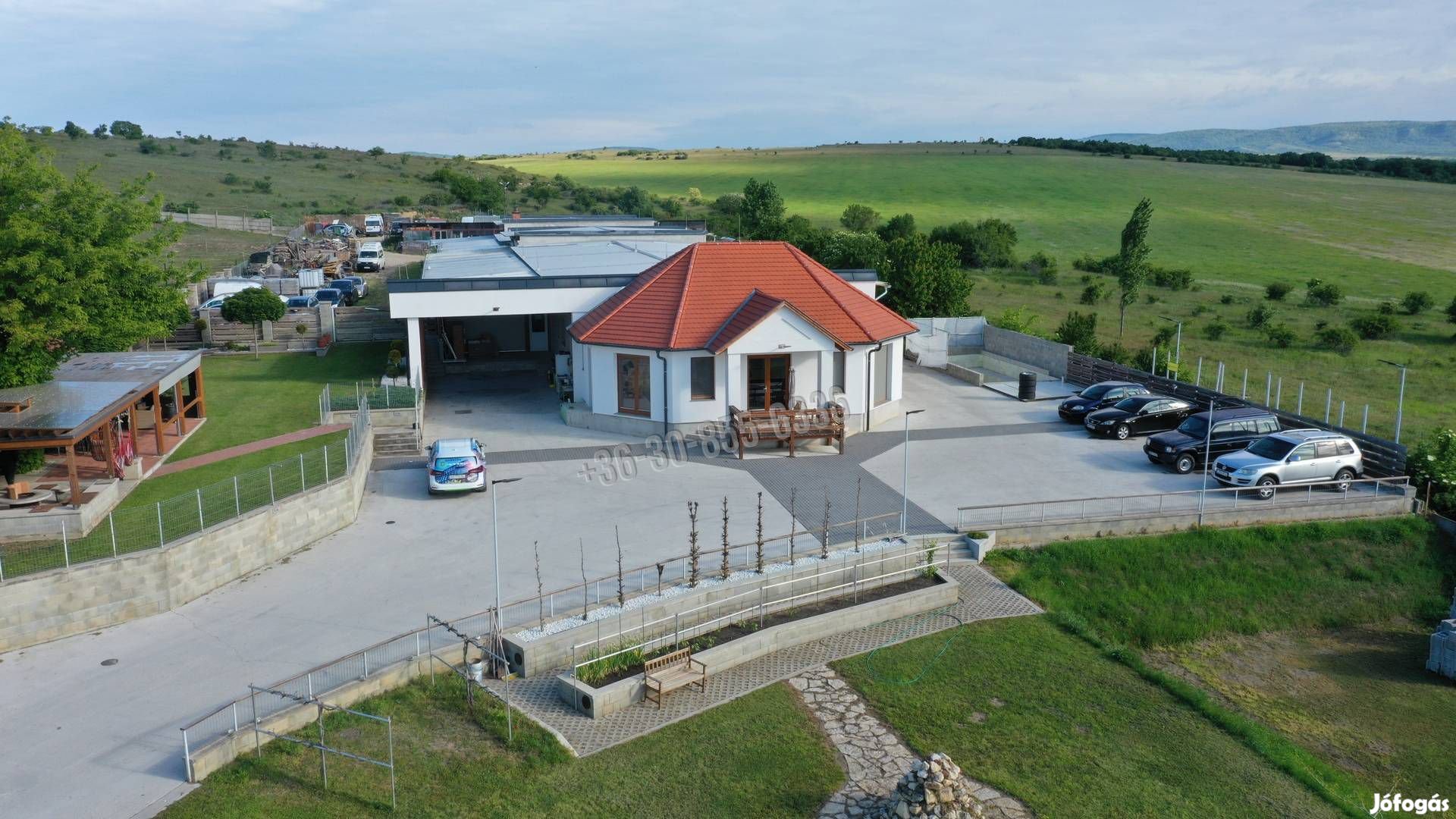 Eladó ipari, Hajmáskér Hajmáskér, 270000000 Ft, 1120 nm