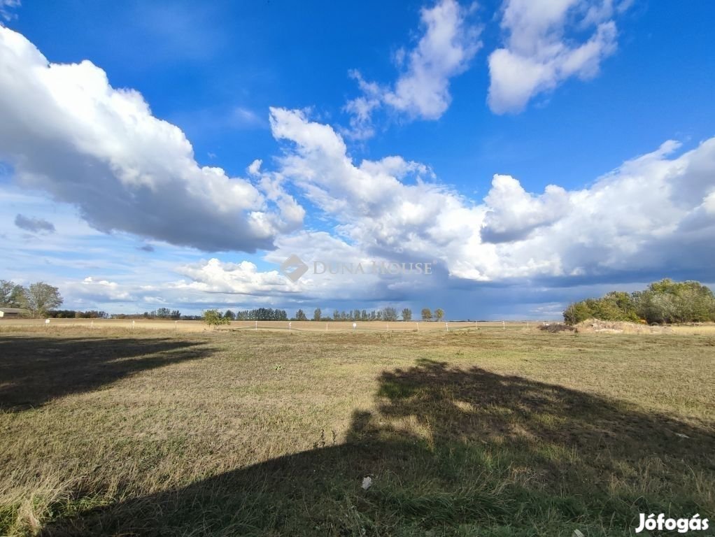 Eladó ipari, Városföld