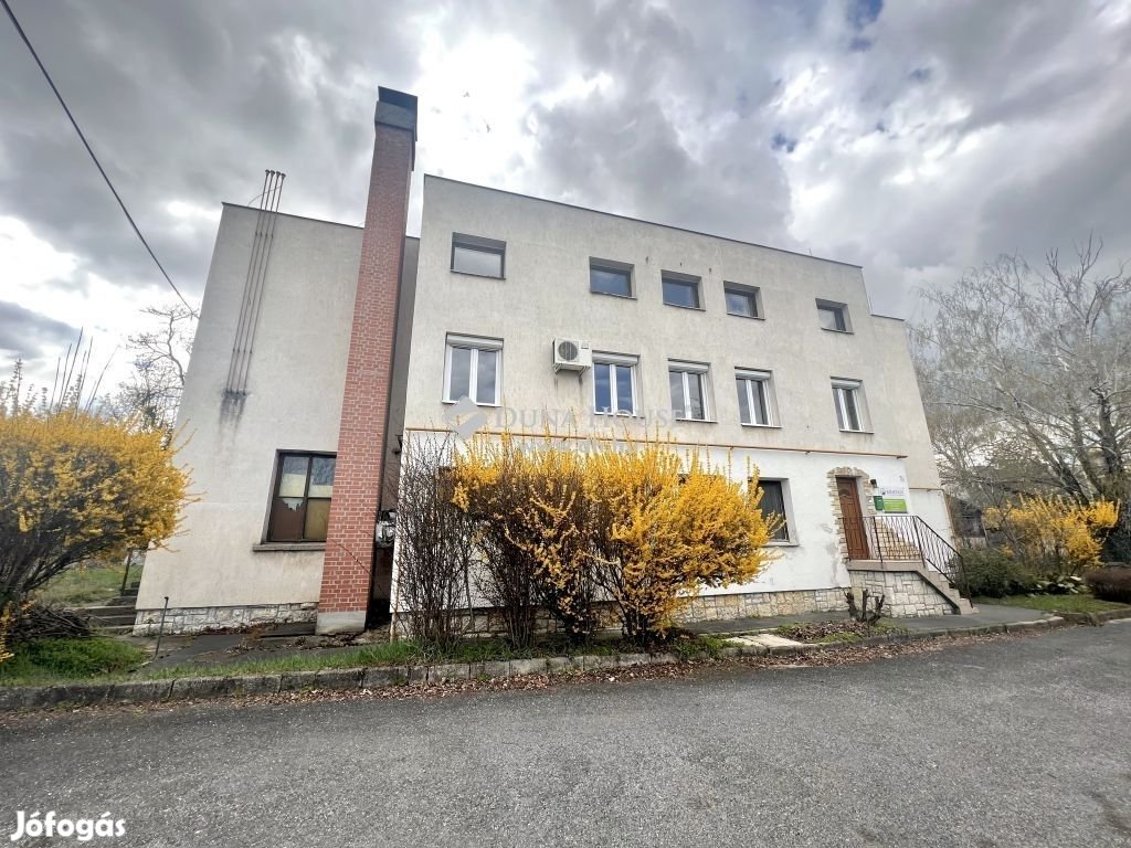 Eladó irodaépület, Veszprém