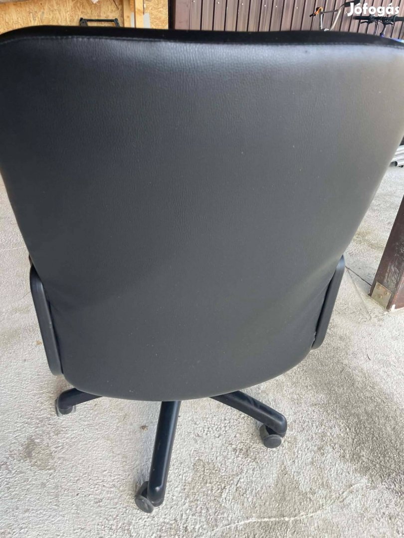 Eladó irodai szék