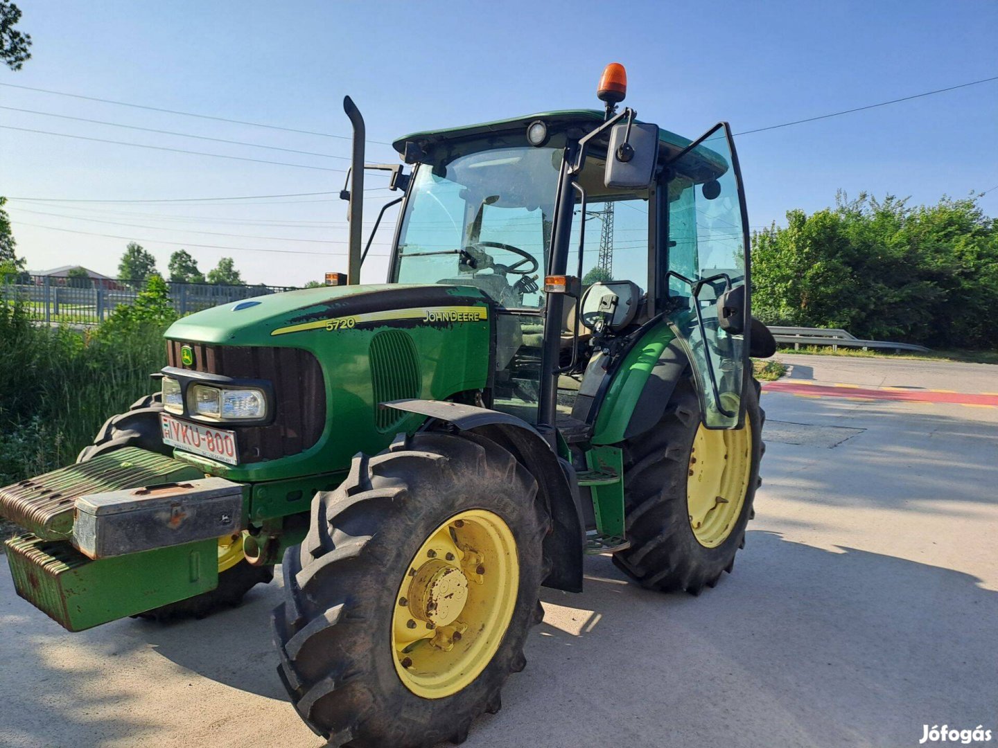 Eladó jhon deer 5720 traktor friss műszaki