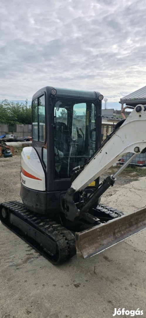 Eladó jó állapotú Bobcat E26