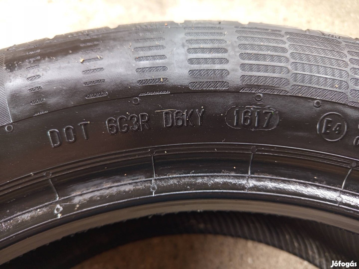 Elado jo allapotu Continental nyari gumi R17 215/55 Dot 16/17 