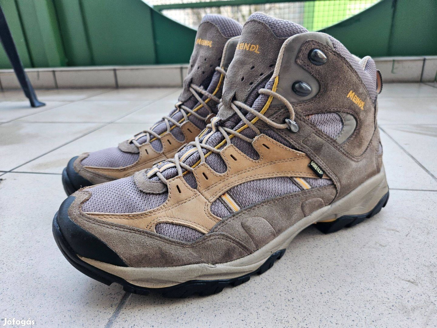 Eladó jó állapotú, 46-os Meindl túrabakancs