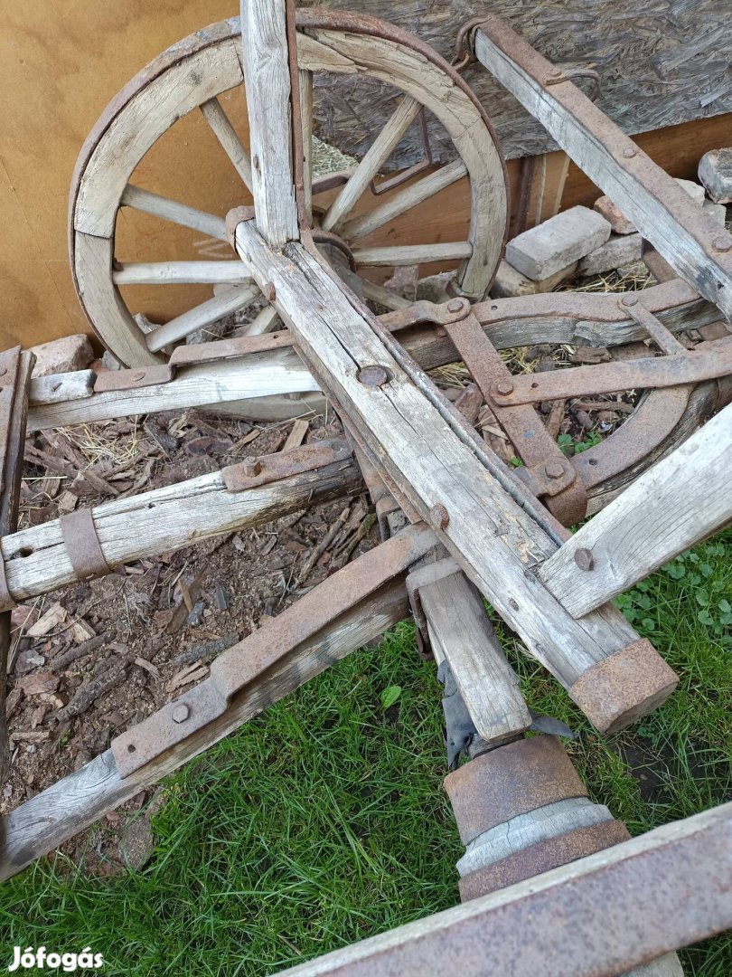 Eladó jó állapotú  lőcsöskocsi Ózdon