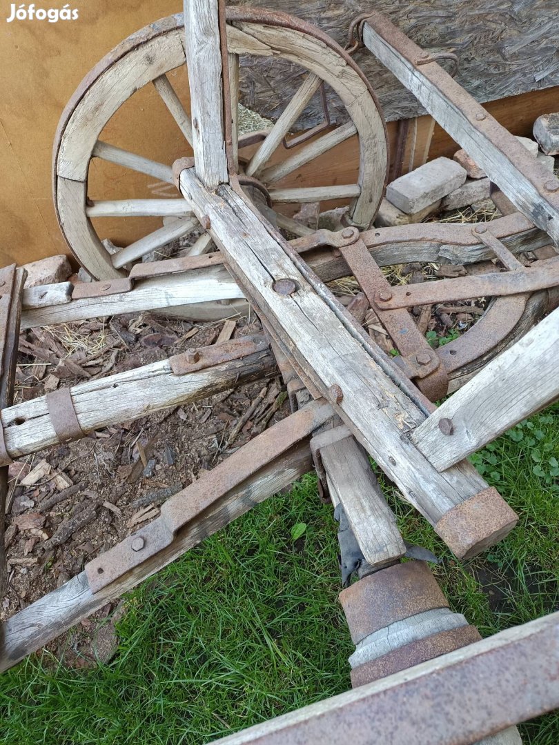 Eladó jó állapotú lőcsöskocsi vagy terményre cserélhető
