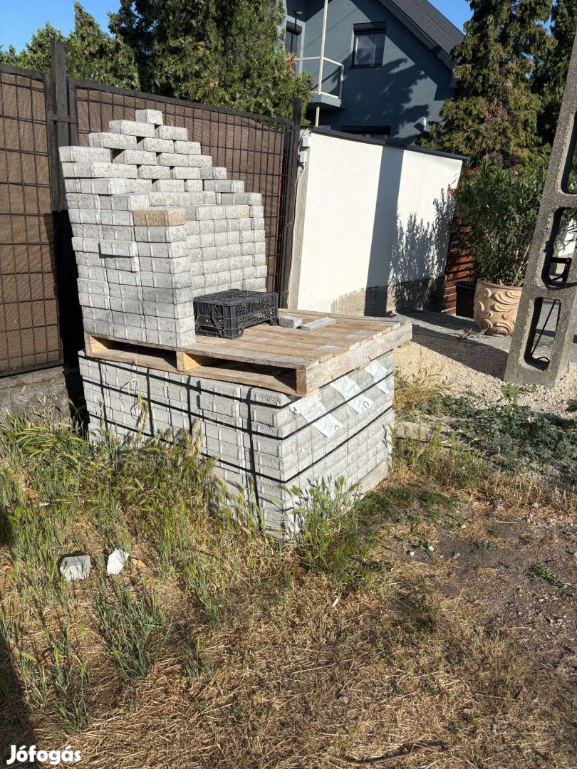 Eladó jó minőségü szürke térkő