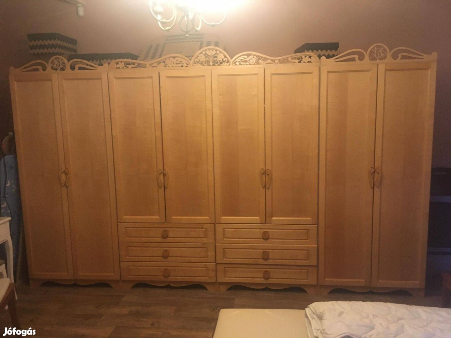 Eladó juhar fa, egyedi, 4 elemből álló ruhásszekrény