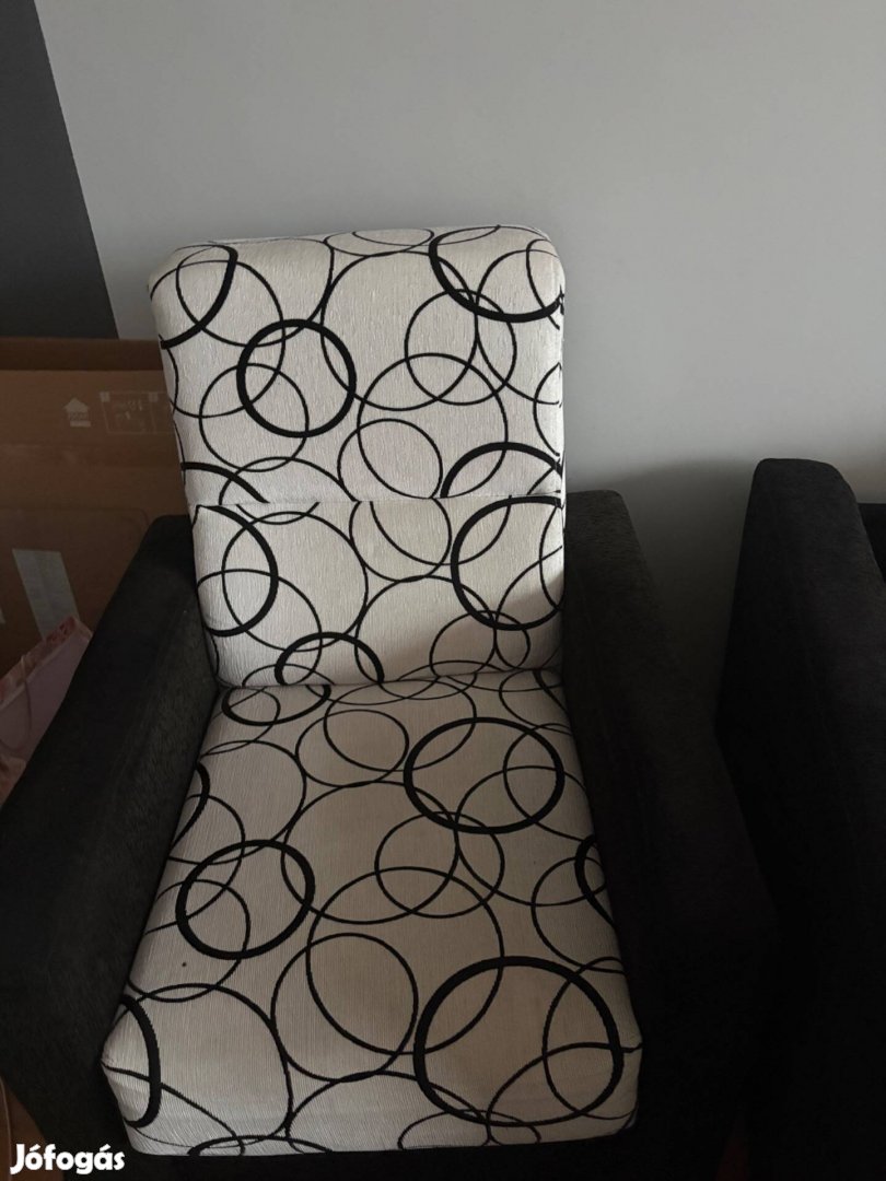 Eladó kanapé 2 fotel