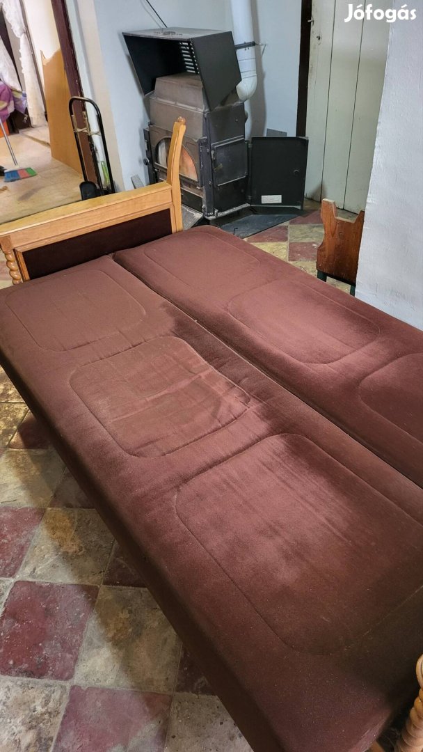 Eladó kanapé kinyithato
