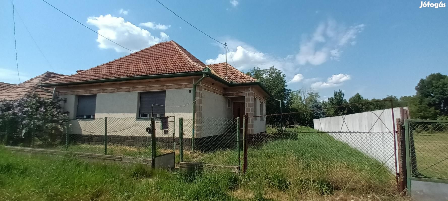 Eladó karácsondi családiház