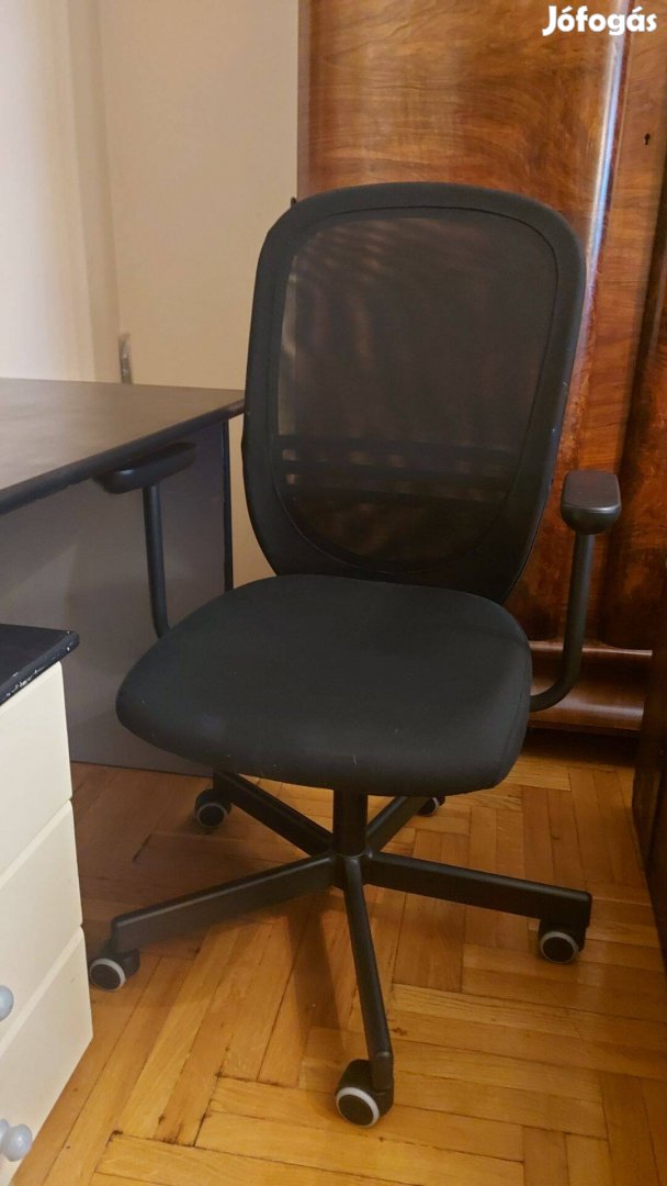 Eladó karfás irodai szék
