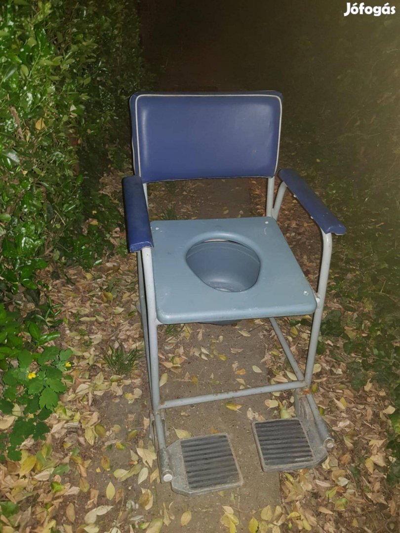 Eladó kerekes wc szék
