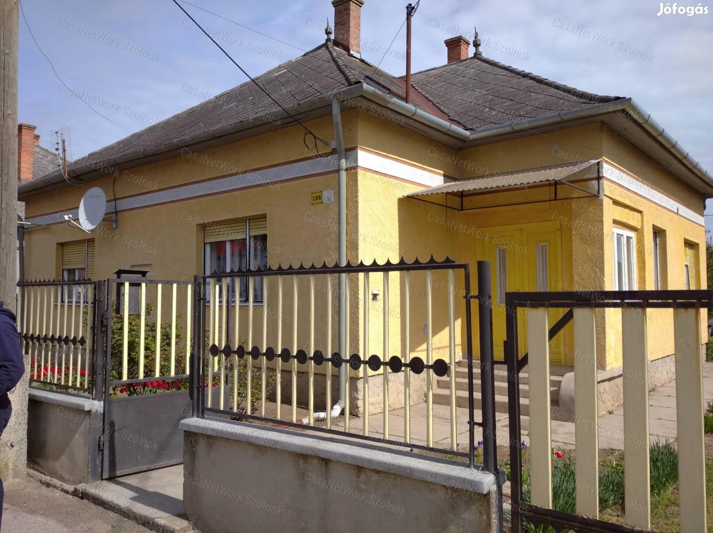 Eladó kertes családi ház Tiszaföldváron!