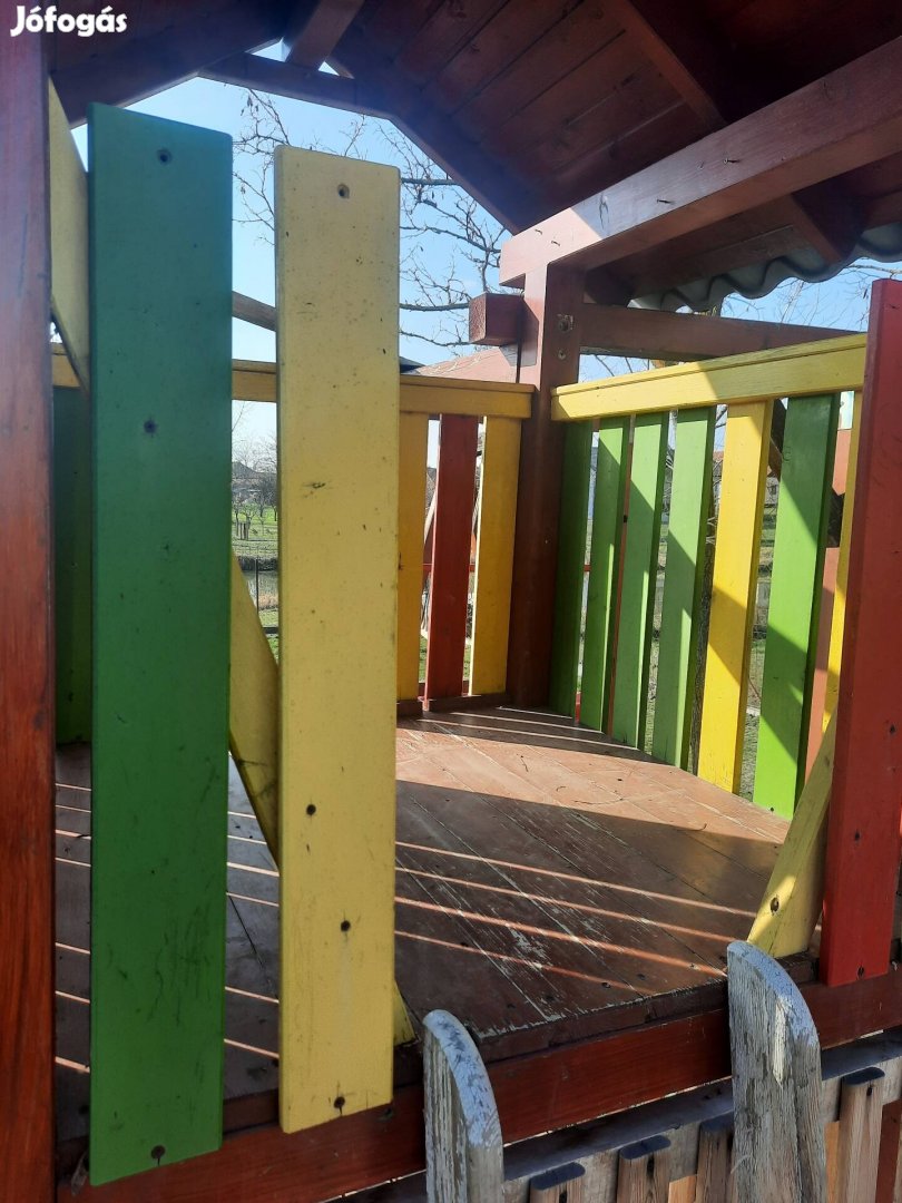 Eladó kerti játszóház