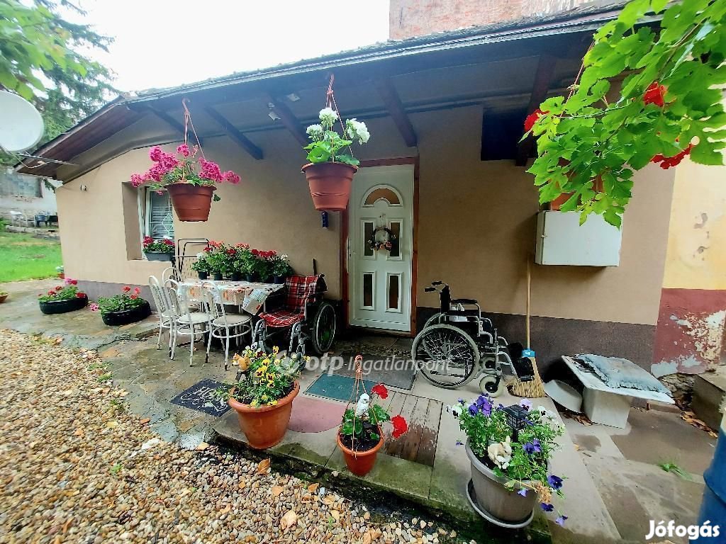 Eladó kertkapcsolatos Lakás, Szerencs