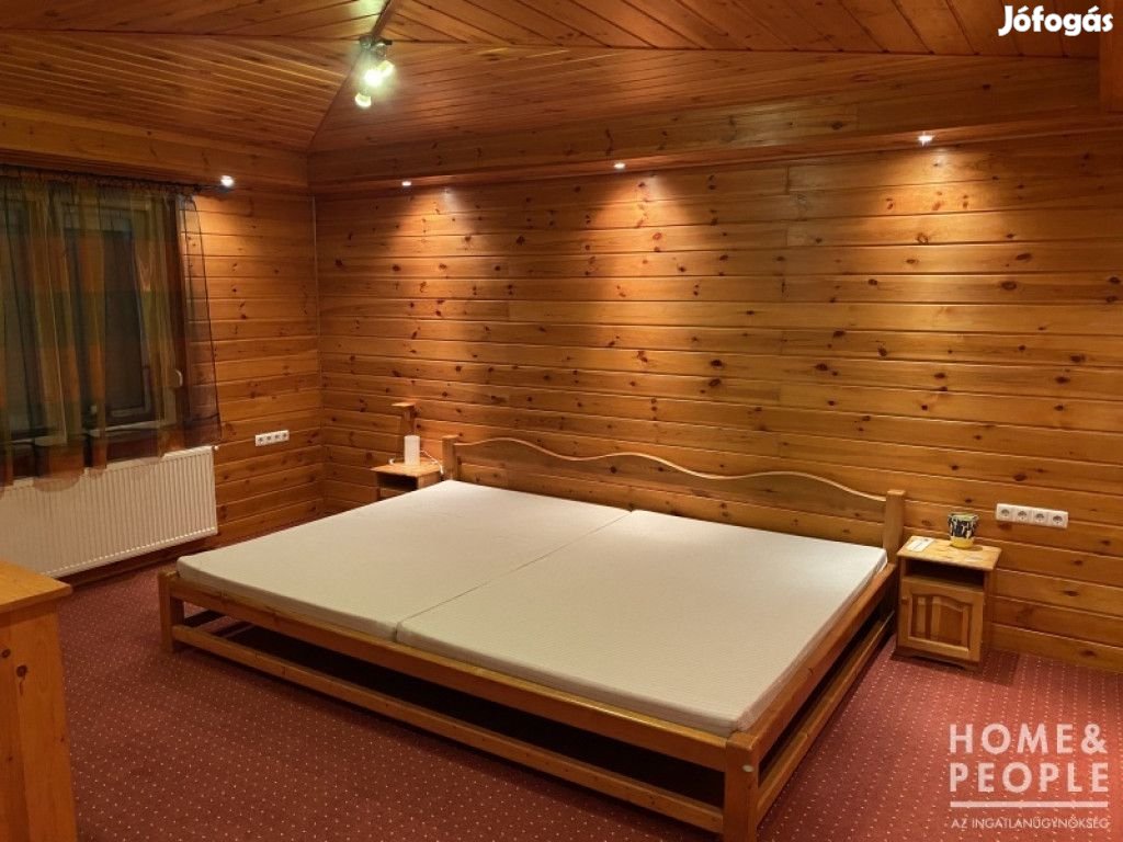 Eladó kétgenerációs ház Makón!