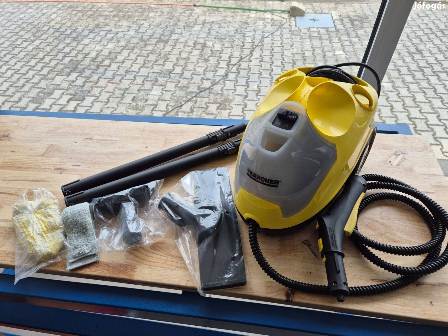 Eladó keveset használt Karcher SC4 gőztisztító 1500W-os