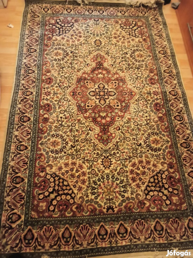 Eladó kézi csomó perzsa szőnyeg