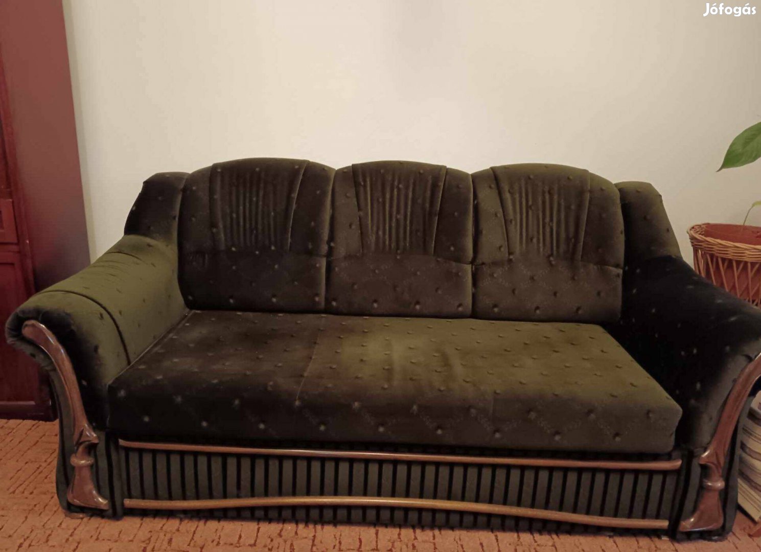 Eladó kihúzható kanapé és 2 fotel