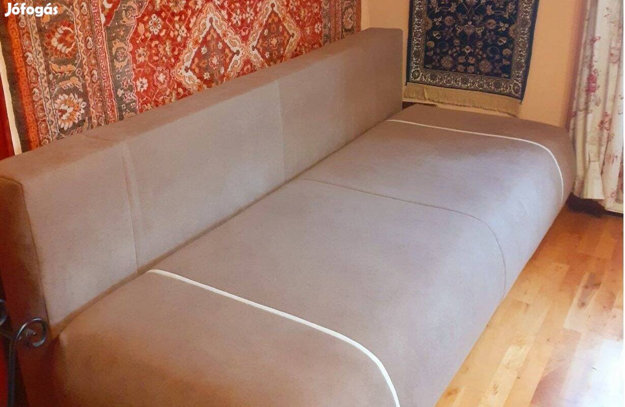Eladó kihúzható kanapéágy